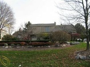 4067 Winterset Ln, West Bloomfield, MI