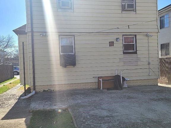 3rd image of 11529 172nd St