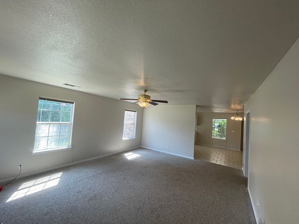 124 W Husband Ct, Stillwater, OK 74075