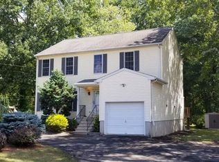 75 Chestnut St, Bridgewater, NJ 08807