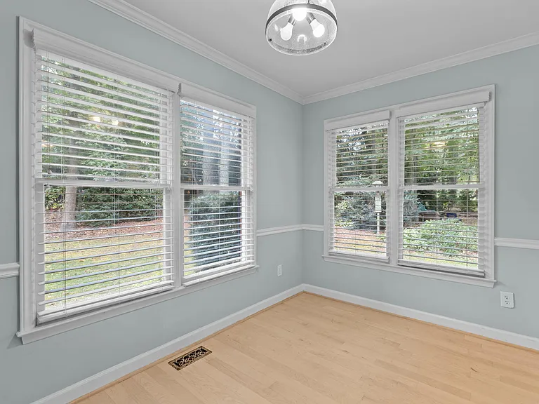 109 Oaklake Ct — Photo 16