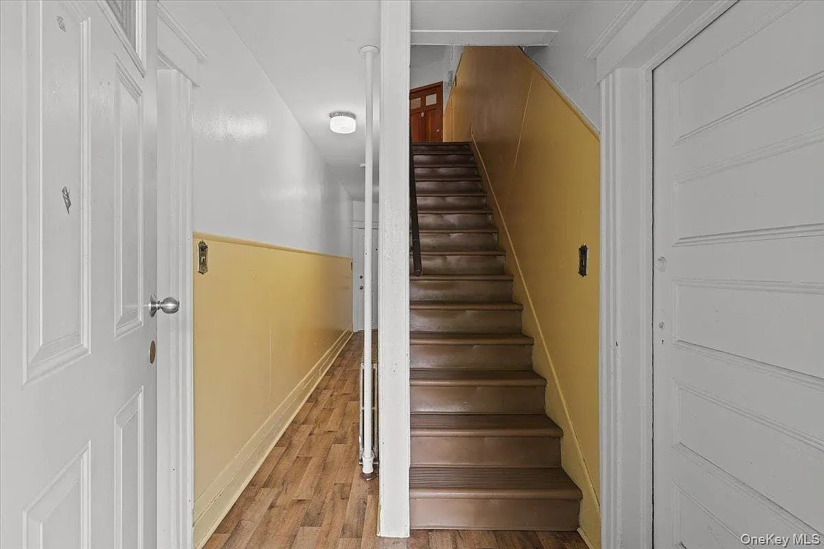 2 bed, 1.0 bath, 668 sqft, $2,850 — Photo 2