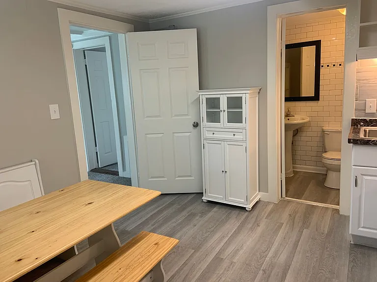 109 S Lyndon St #7 — Photo 3