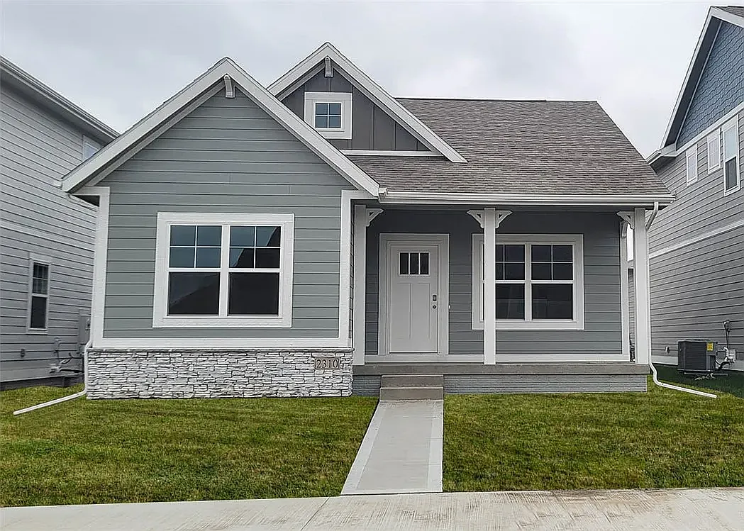 3 bed, 2175 sqft, $2,195 — Photo 1