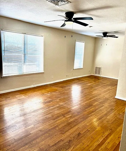1045 Dolphin Pl — Photo 4