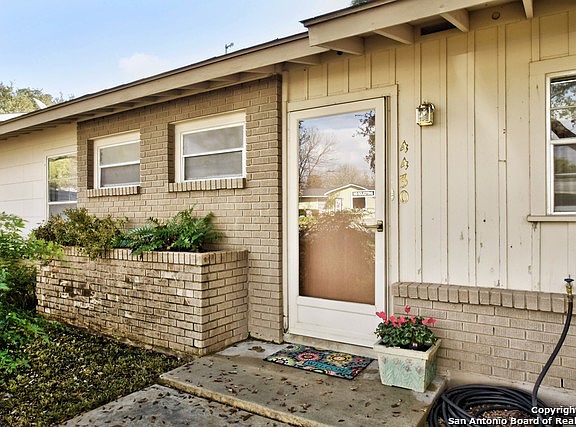3rd image of 4430 Newcome Dr