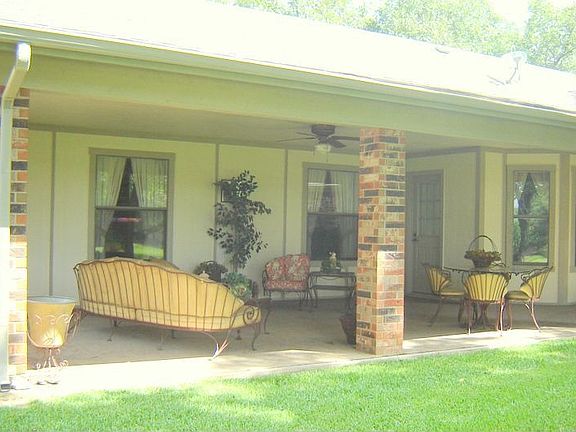 Veranda in back