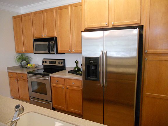 5th image of 104-103 Sunset Cir