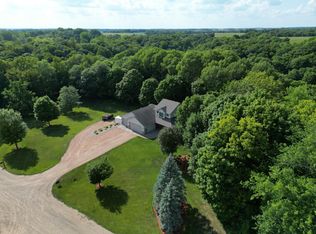 33048 Eagle Point Ln, Henderson, MN 56044