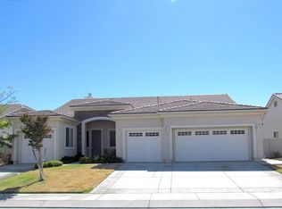 10295 Damask Rose St, Apple Valley, CA 92308