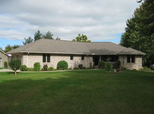 1305 Deer Track Trl, Grand Blanc, MI 48439