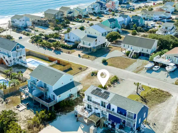 210 Port Dr, North Topsail Beach, NC 28460