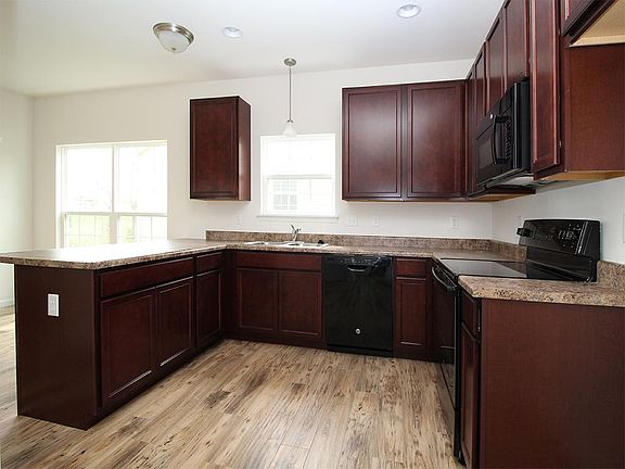 3rd image of 109 Sweet Cherry Way