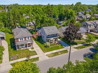 10504 Borgman Ave, Huntington Woods, MI 48070