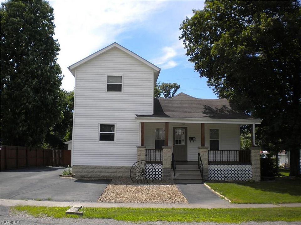 1st image of 987 Oak St