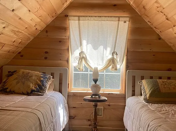 909 Clisby Rd, West Point, MS 39773