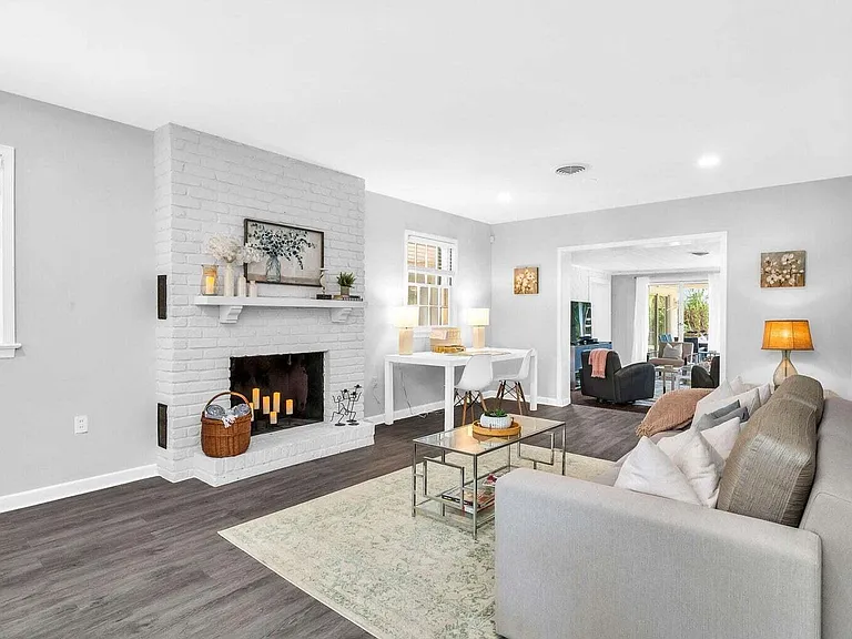 127 Miramar Way — Photo 3