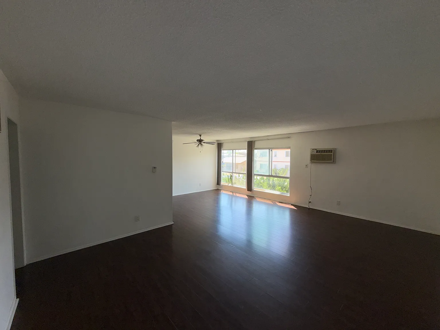 2 bed, 1100 sqft, $2,950 — Photo 3