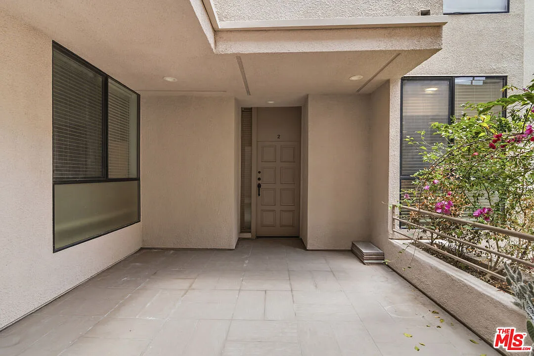 2 bed, 2.0 bath, 1443 sqft, $4,695 — Photo 4