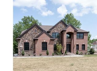 2823 Waterfall Way, Westlake, OH