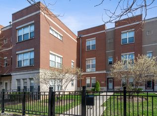 1209 W Grenshaw St, Chicago, IL 60607