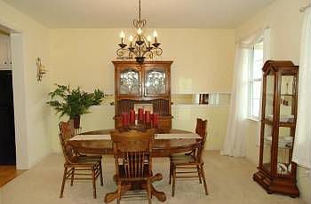 3rd image of 215 Pullman Cir