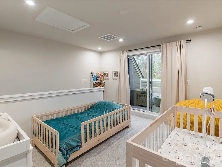 924 Broad River Ln — Photo 20