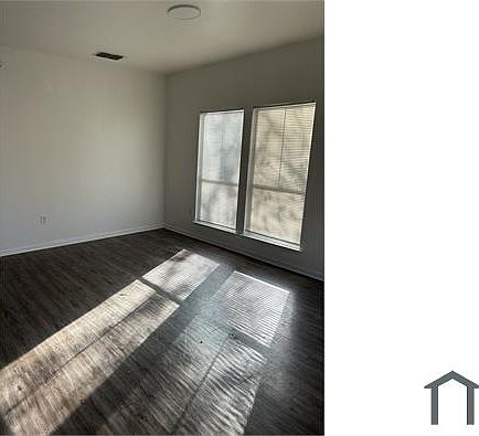 4th image of 2109 Salina St
