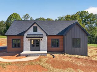 9041 Stonewall Rd, Appomattox, VA 24522