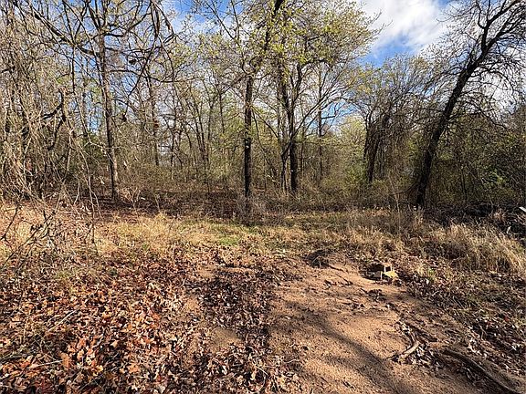 3rd image of 17 Holiday Rd