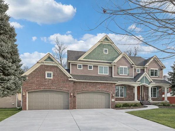 11715 Naples Cir NE, Blaine, MN 55449