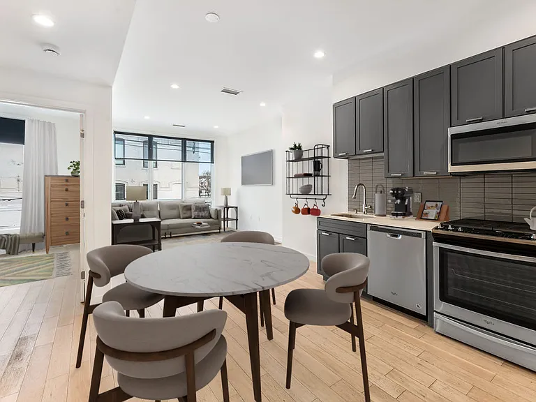359 Claremont Ave #B — Photo 1