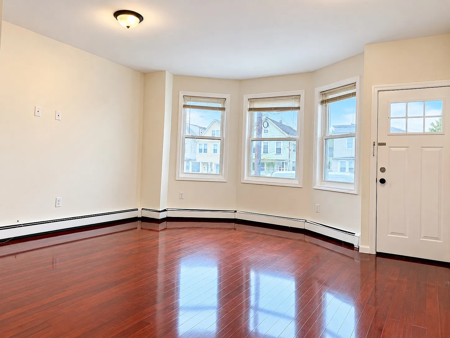 3 bed, $2,600 — Photo 2