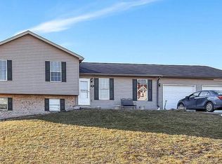 232 Sand Patch Ln, Stewartstown, PA 17363