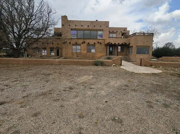 61 Mescal Rd, Roswell, NM 88201