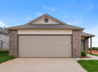 10061 Blackjack Rd, Yukon, OK 73099