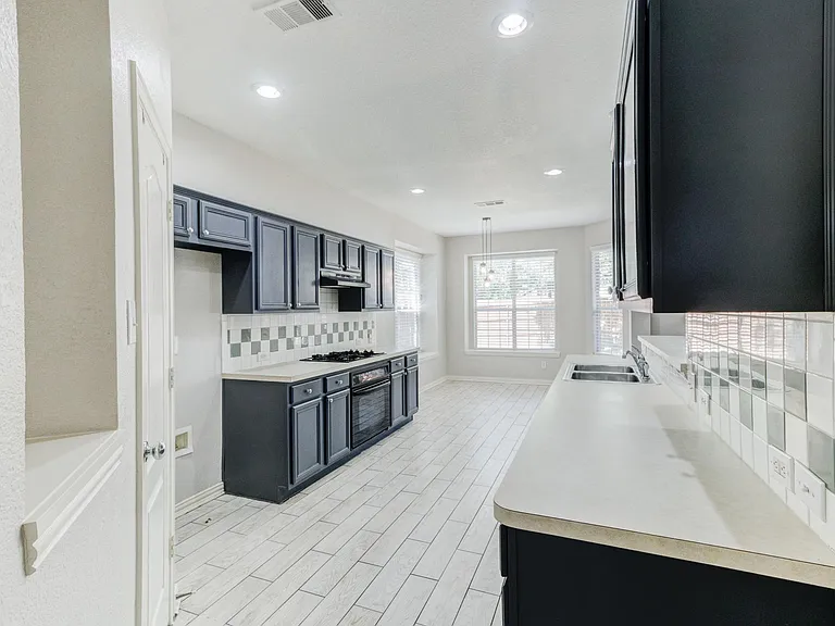 1605 Audrey Dr — Photo 7