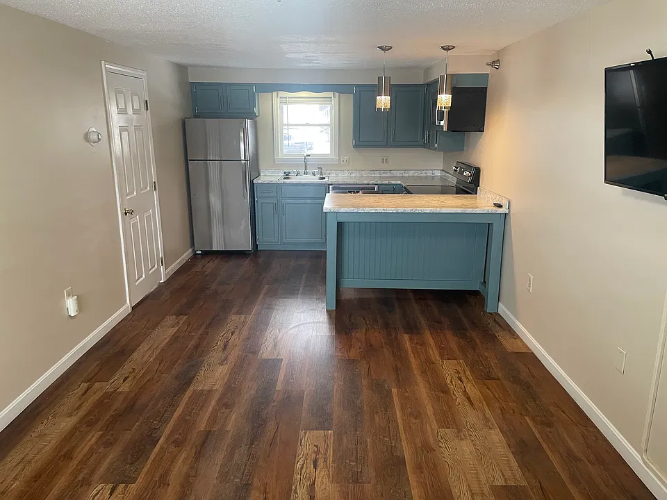 844 State St #35