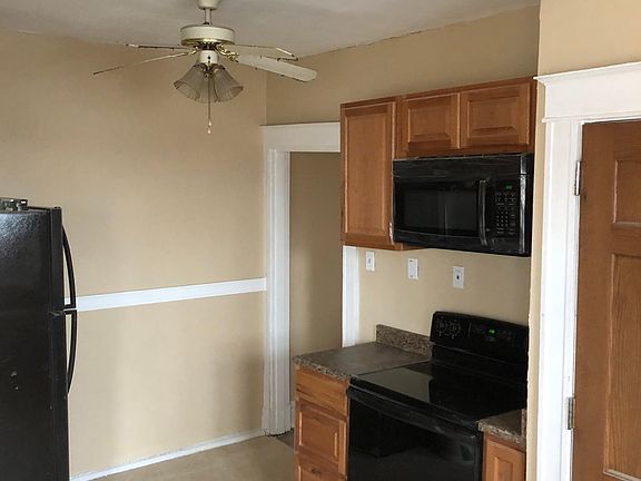 4th image of 4815 Margaretta Ave #B