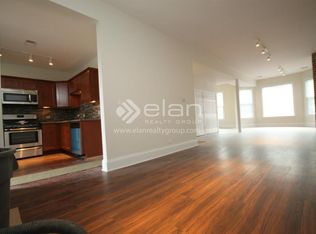 1322 W Addison St #2, Chicago, IL 60613