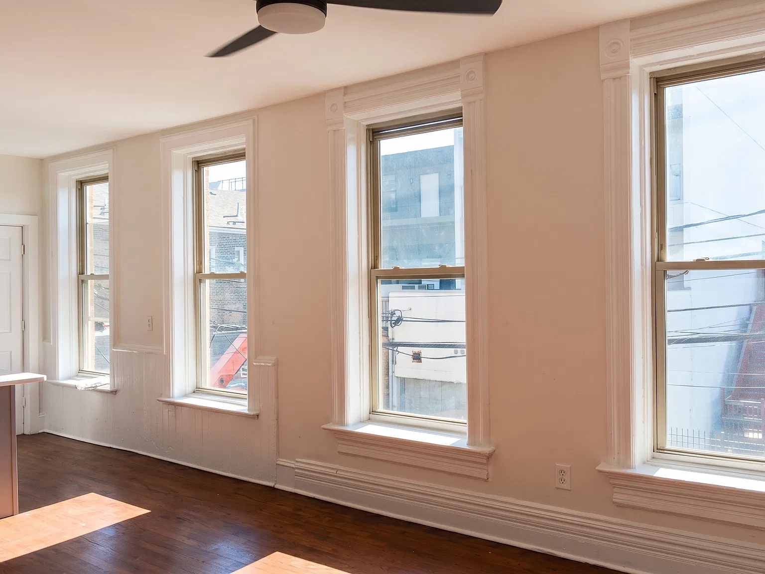 2 bed, 800 sqft, $2,800 — Photo 4