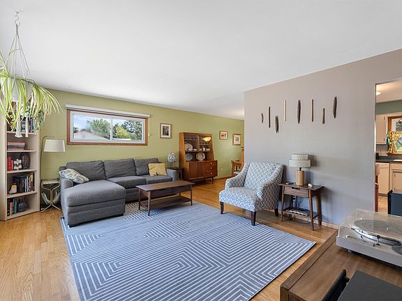 3rd image of 253 W Highland Dr