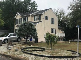 321 Saunders Ave, Bellmawr, NJ 08031