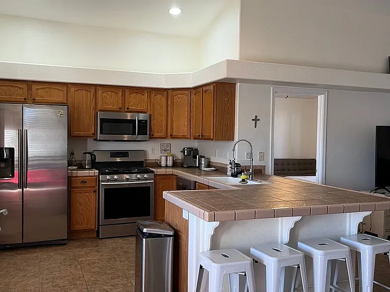 4849 S Calle Del Media — Photo 3