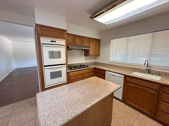 4th image of 1533 Crespi Dr