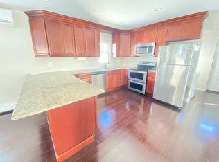 8 North St, Huntington Station, NY 11746