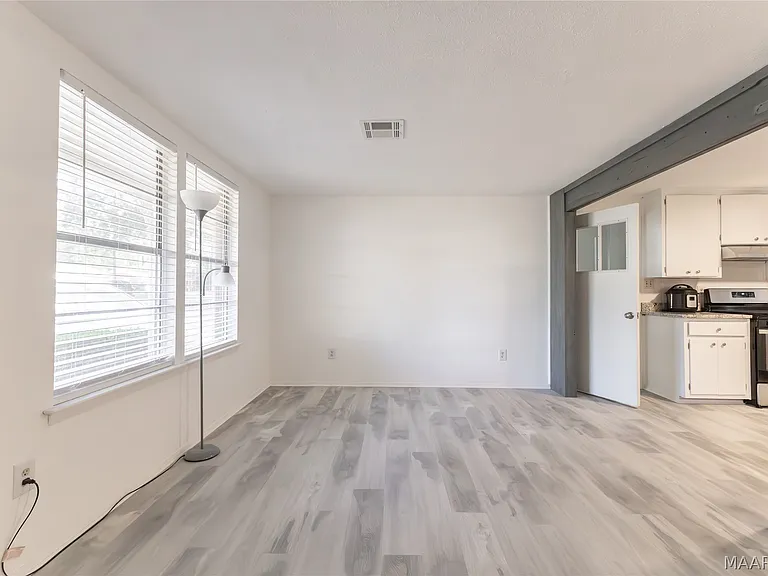 617 Wisteria Rd — Photo 7