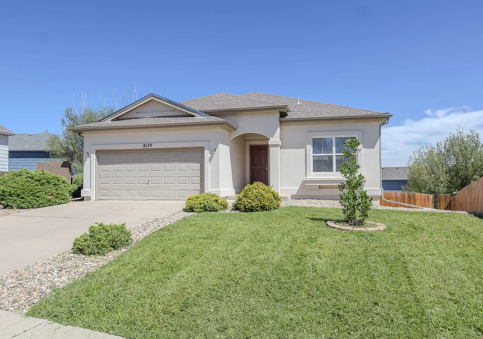 Fantastic, updated- 4 bedroom near base! — Photo 1