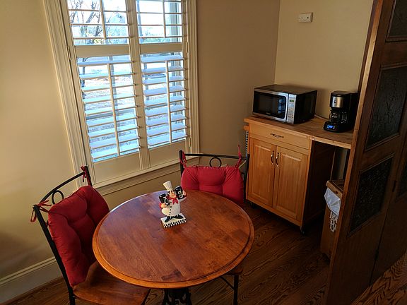 Guest Apt Breakfast Nook