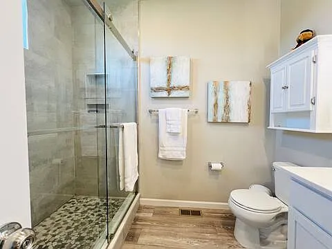 1166 Oak Cir — Photo 2